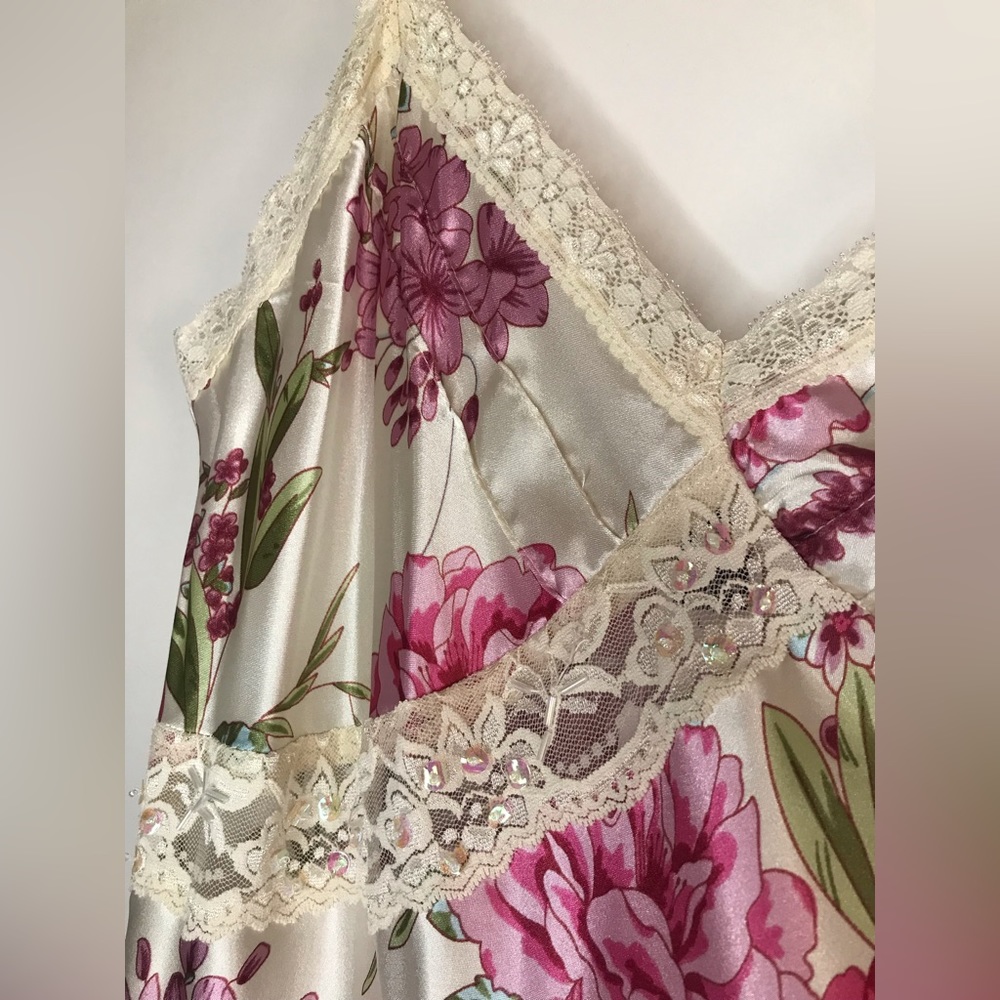 NWT Windsor Fashions silky slip top L